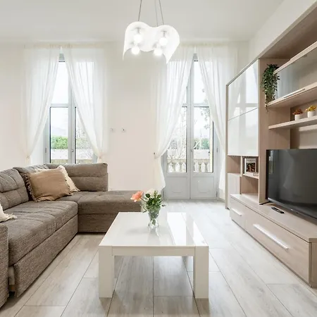 White Magnolia Apartmán Como