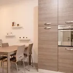 White Magnolia Apartment Como