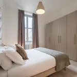White Magnolia Apartment *
