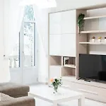 White Magnolia Apartment *